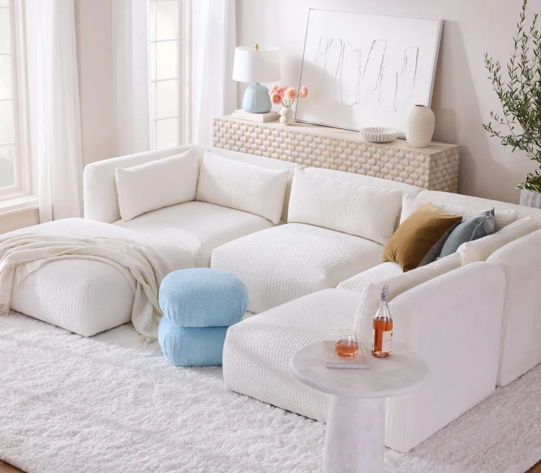 超多案例！四个章节读懂2026潘通年度色「云上舞白」