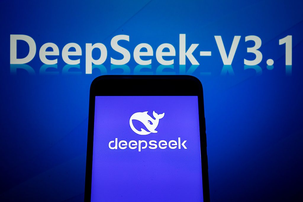 DeepSeek-V3.1 正式发布，官方详解迈向 AI Agent 时代的第一步
