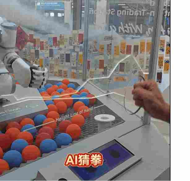 米兰冬奥村,这群外国人都围着阿里云AI干啥呢?(图3) 米兰冬奥村,这群外国人都围着阿里云AI干啥呢?(图3)