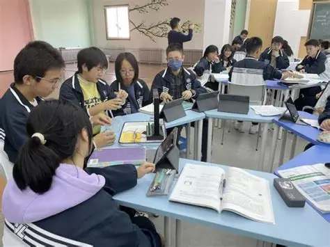 AI变“思维代餐”引家长老师担忧，如何引导中小学生用好AI帮手(图1)